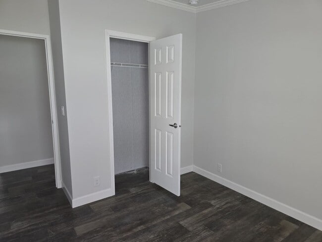 Building Photo - 102 Robert James Dr