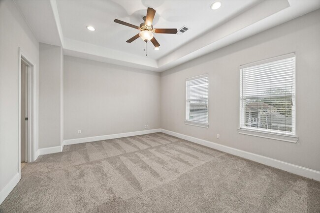 Building Photo - 1105 E 27th St