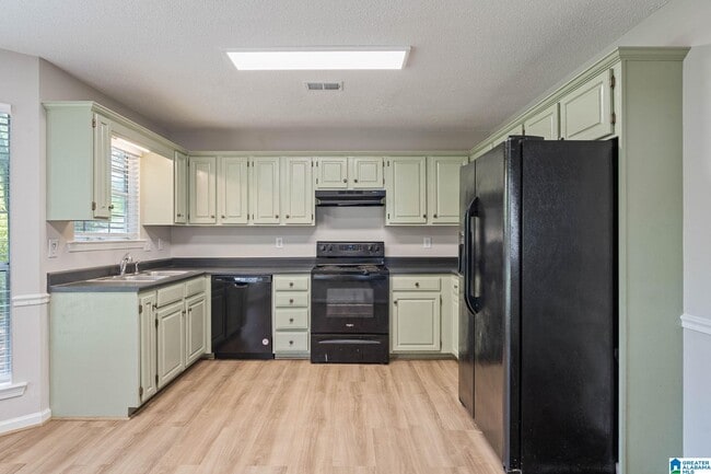 Building Photo - 205 Brookhollow Dr