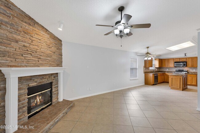 Building Photo - 1410 Runes Ct