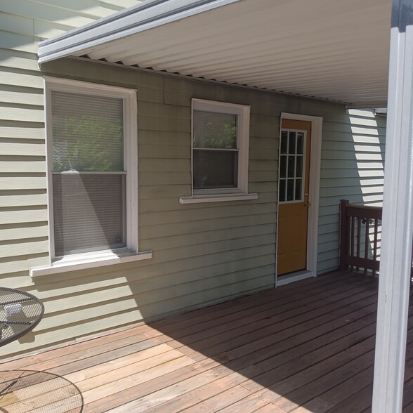 2nd floor rear porch - 261 View St