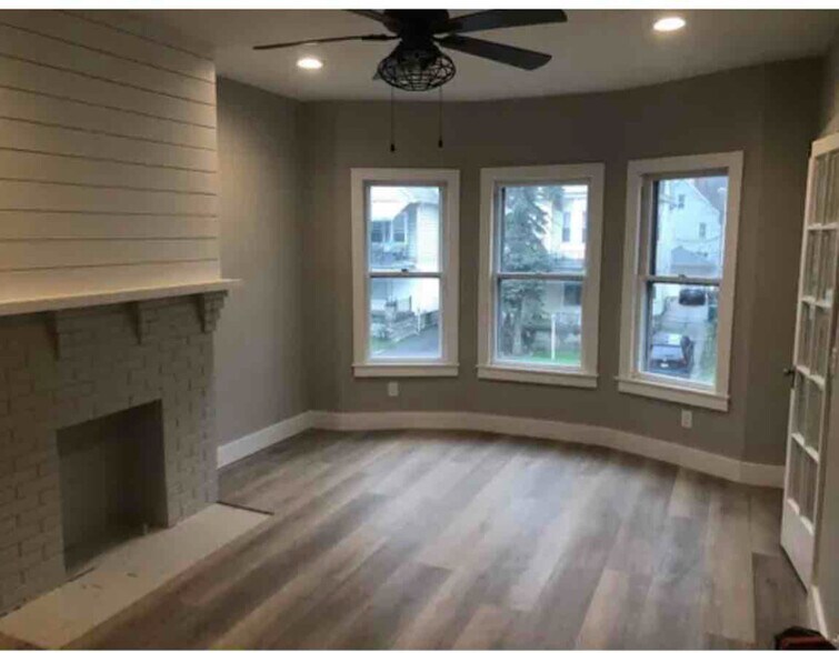 Building Photo - 171 Blaine Ave