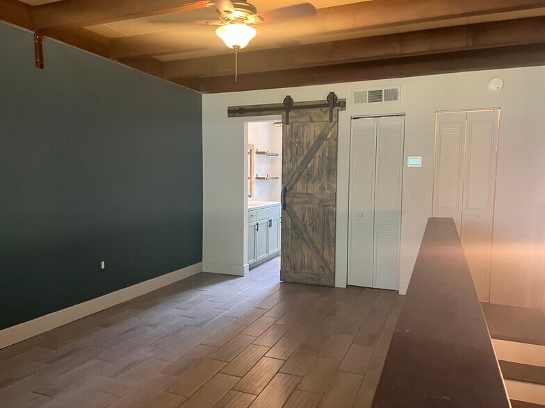 Building Photo - 711 SW 75th St