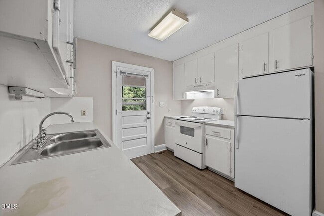 Building Photo - 204 W McNeill St