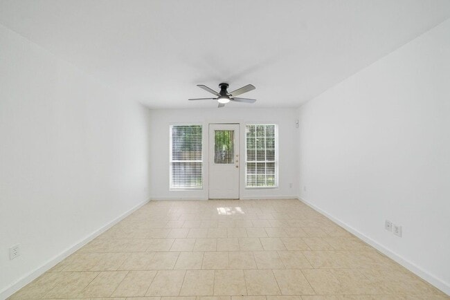 Building Photo - 3116 Bolt St