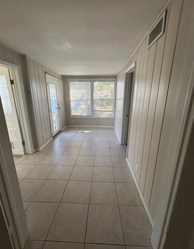 Building Photo - Central Lakeland Rental Home