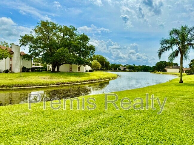 Building Photo - 141 Lakeside Dr