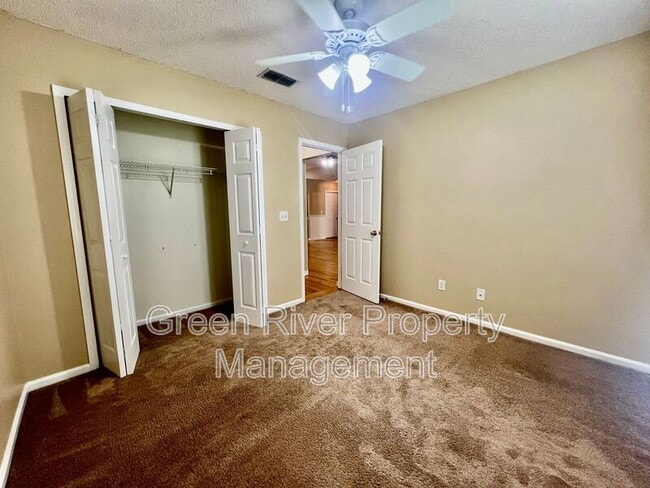 Building Photo - 13140 Staffordshire Dr S