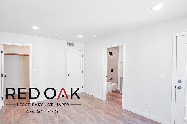 Building Photo - BRAND NEW Spacious Three Bedroom With NEW ...