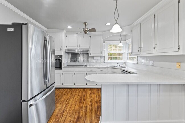 Building Photo - 4900 Briarwood Ln