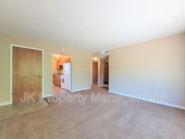 Building Photo - 4609 5th Ave S