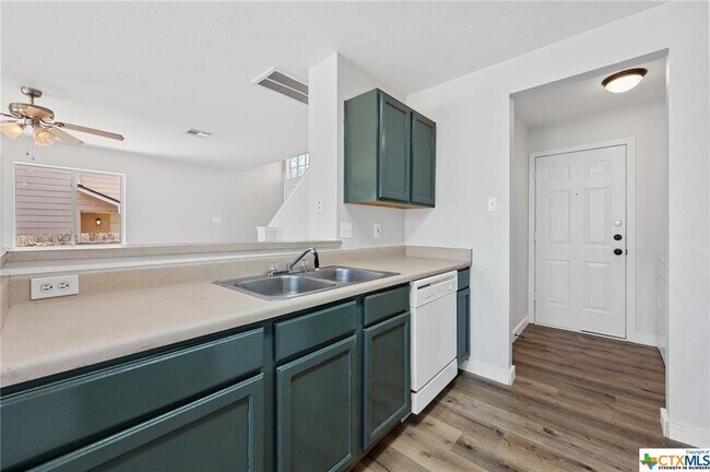 Building Photo - 107 Cedargrove