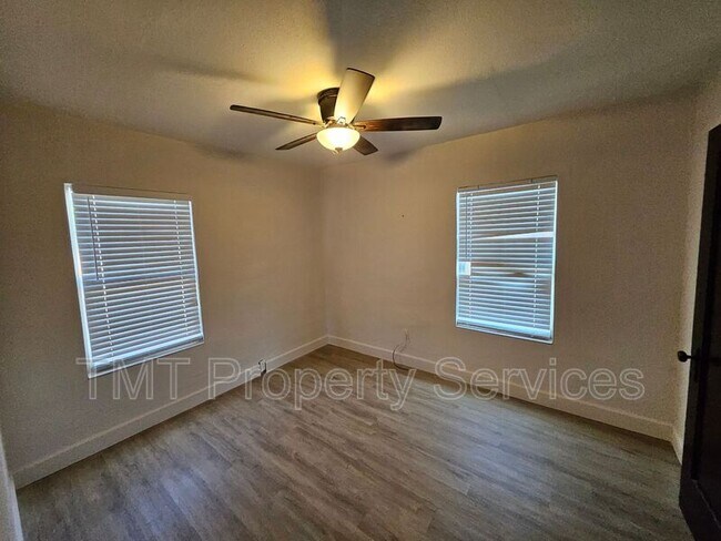 Building Photo - 908 S Sinclair Ave