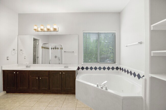 Building Photo - Spacious 3BR / 2BA Corner-Lot Home with Fenced Backyard & Garage