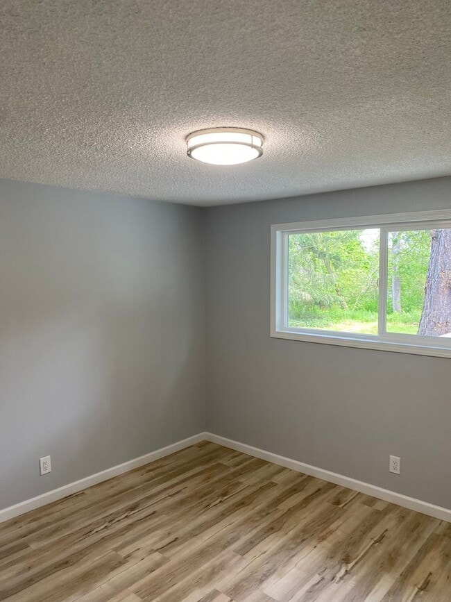 Building Photo - HSM01 ~ 1555/1565 Copping Street