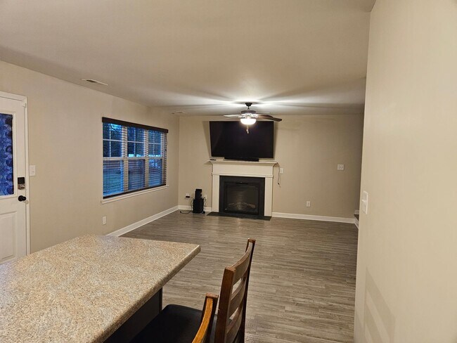 Building Photo - Charming 3-bedroom, 2-bathroom unfurnished home - No HOA - Sneads Ferry