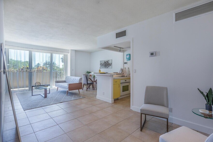 Primary Photo - 880 NE 69th St