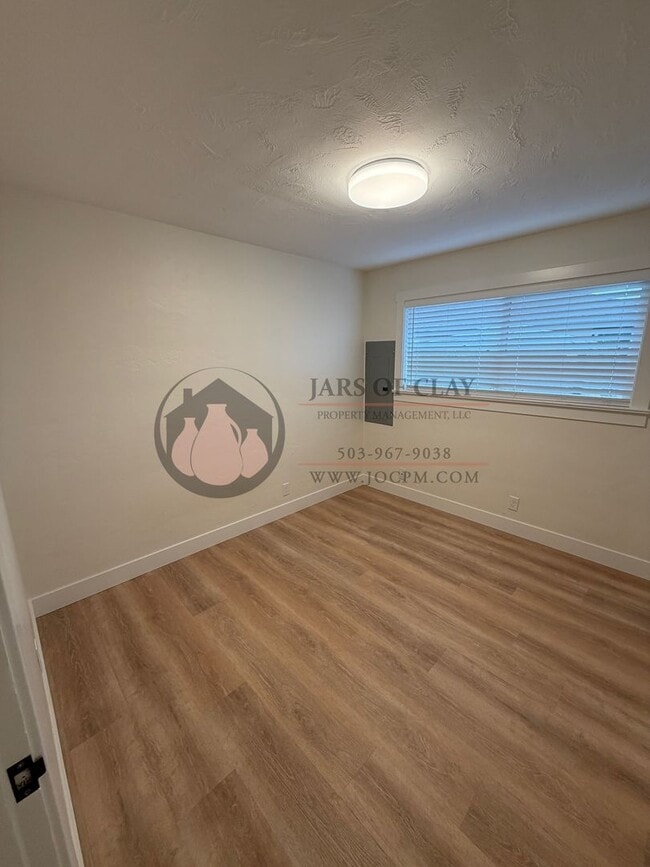 Building Photo - Berry Property #2025-1766