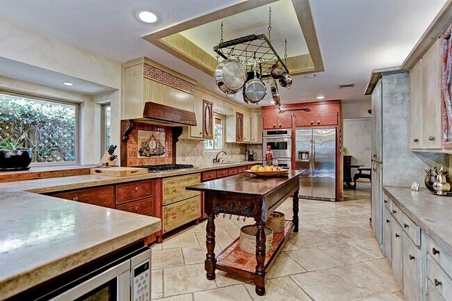 Building Photo - 2607 Crossvine Cir