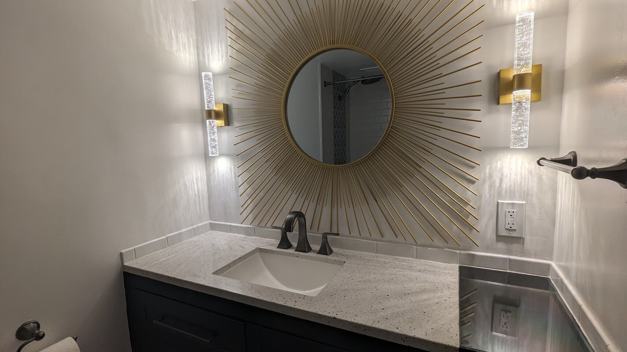 Building Photo - 2525 Main St