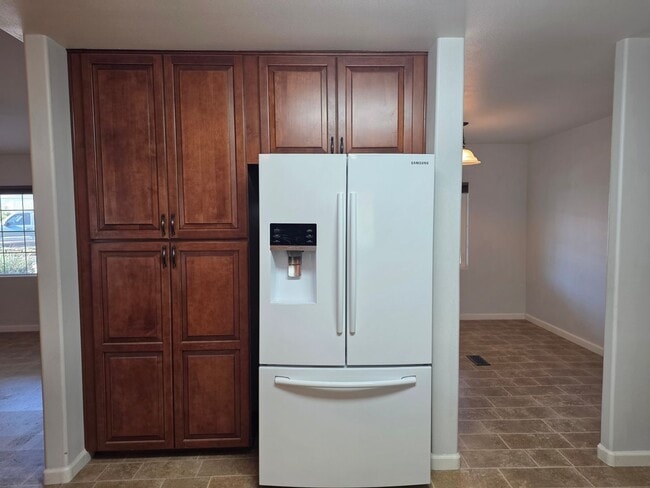 Building Photo - STUNNING PROPERTY-3 bedroom/2 bath Manufacture home in Central Bullhead City