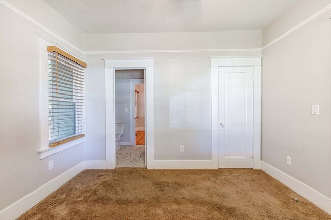 Building Photo - 3 bedroom home for RENT in Modesto - Close...
