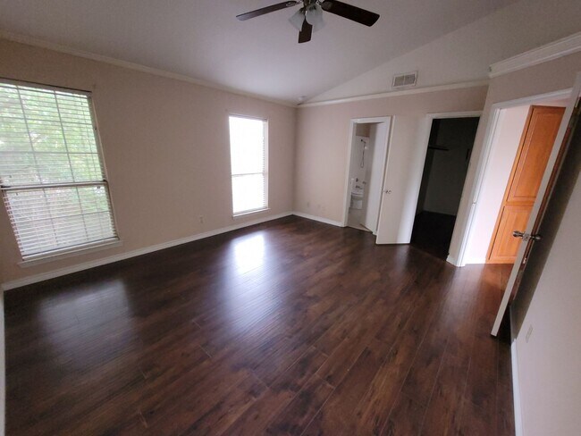 Building Photo - WYKEHAM CONDOS