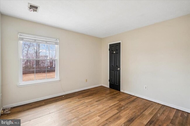 Building Photo - 13909 Lord Fairfax Pl