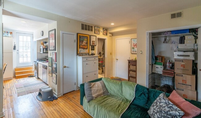 Building Photo - Great location with large Deck