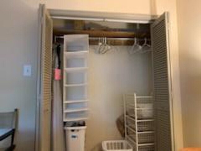 Building Photo - 2905 Robinson Ave