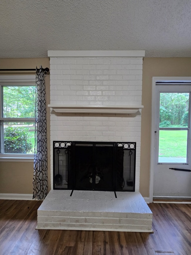 Building Photo - 1520 Crowndale Dr