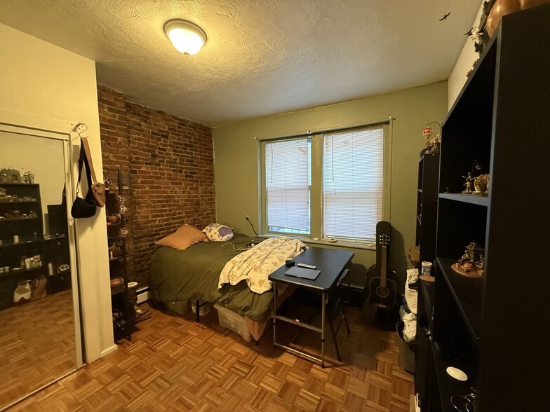 Primary Photo - 45 Anderson St