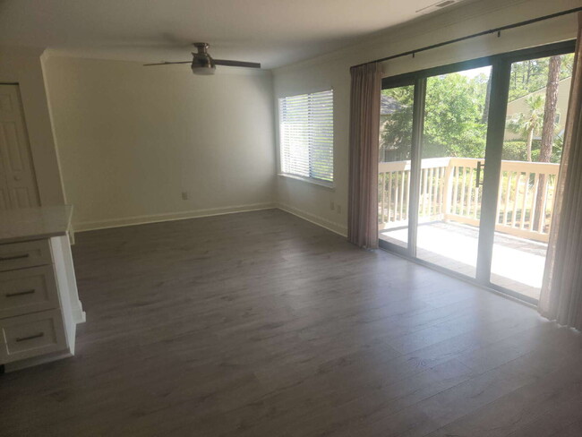 Building Photo - Renovated Two Bedroom Condo on Hilton Head...