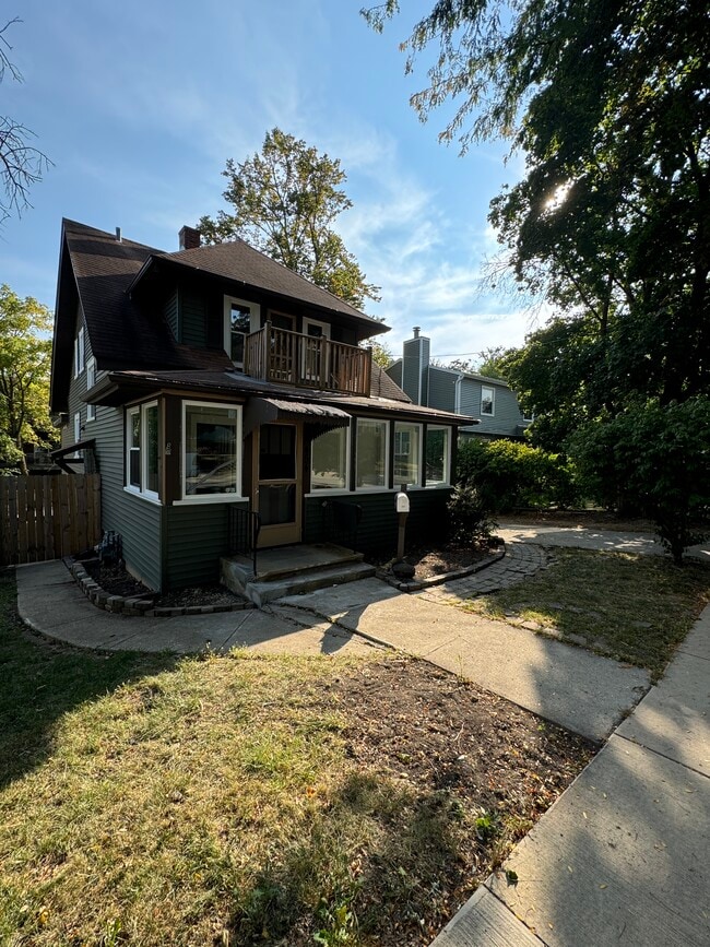 Primary Photo - 454 Colford Ave