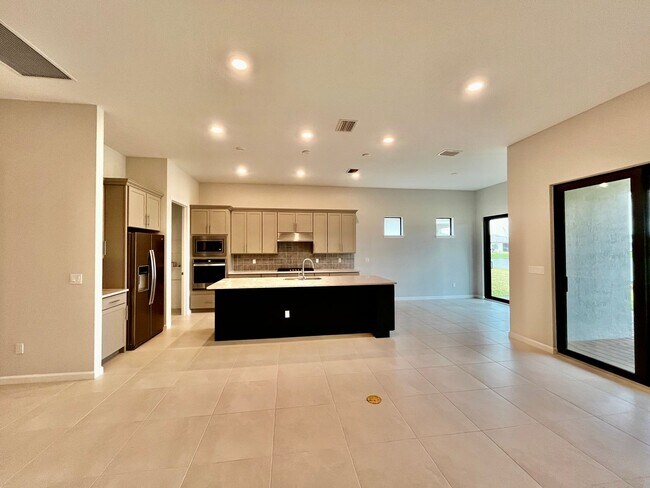 Building Photo - VERANDA GARDENS BRAND NEW HOME