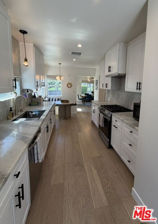 Building Photo - 1768 S Fairfax Ave