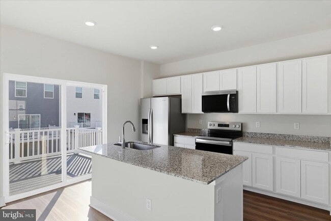 Building Photo - 133 Lakota St