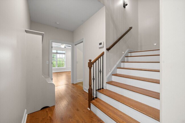 Building Photo - Pet Friendly Four Bedroom off Exit 8!