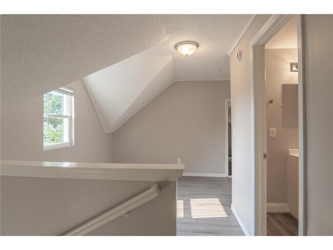 Building Photo - 1125 Margaret St