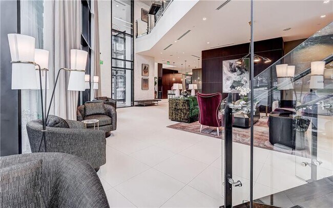 Building Photo - 2322 N Akard St