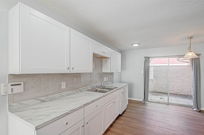 Building Photo - 1414 Elkwood Dr