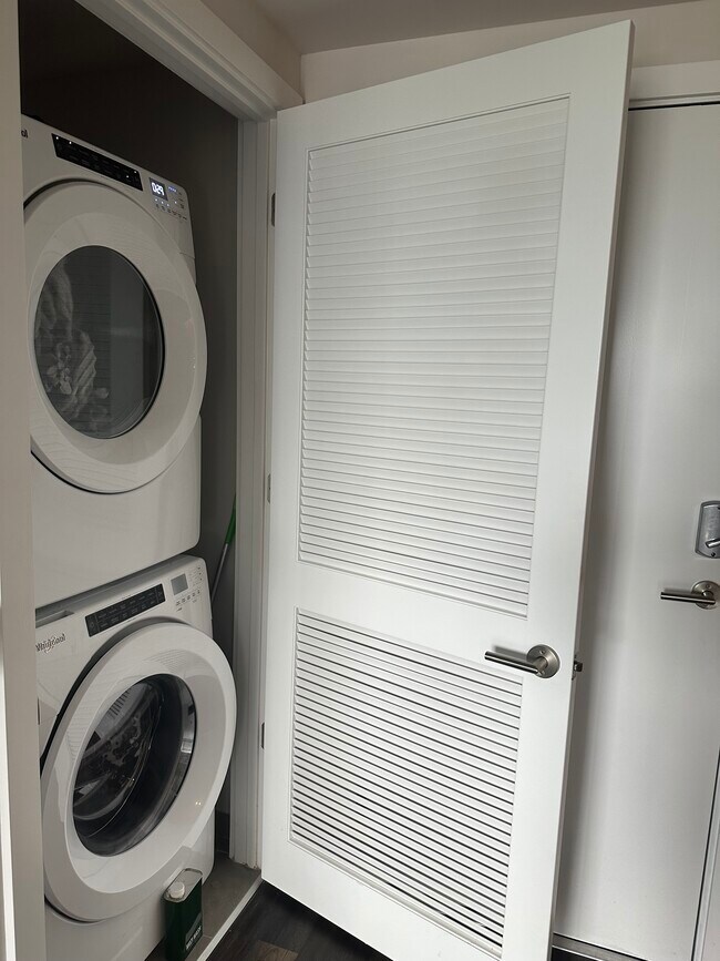 Building Photo - 3210 N University Dr