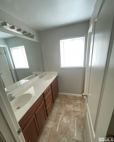 Building Photo - 7445 Hunter Glen Dr