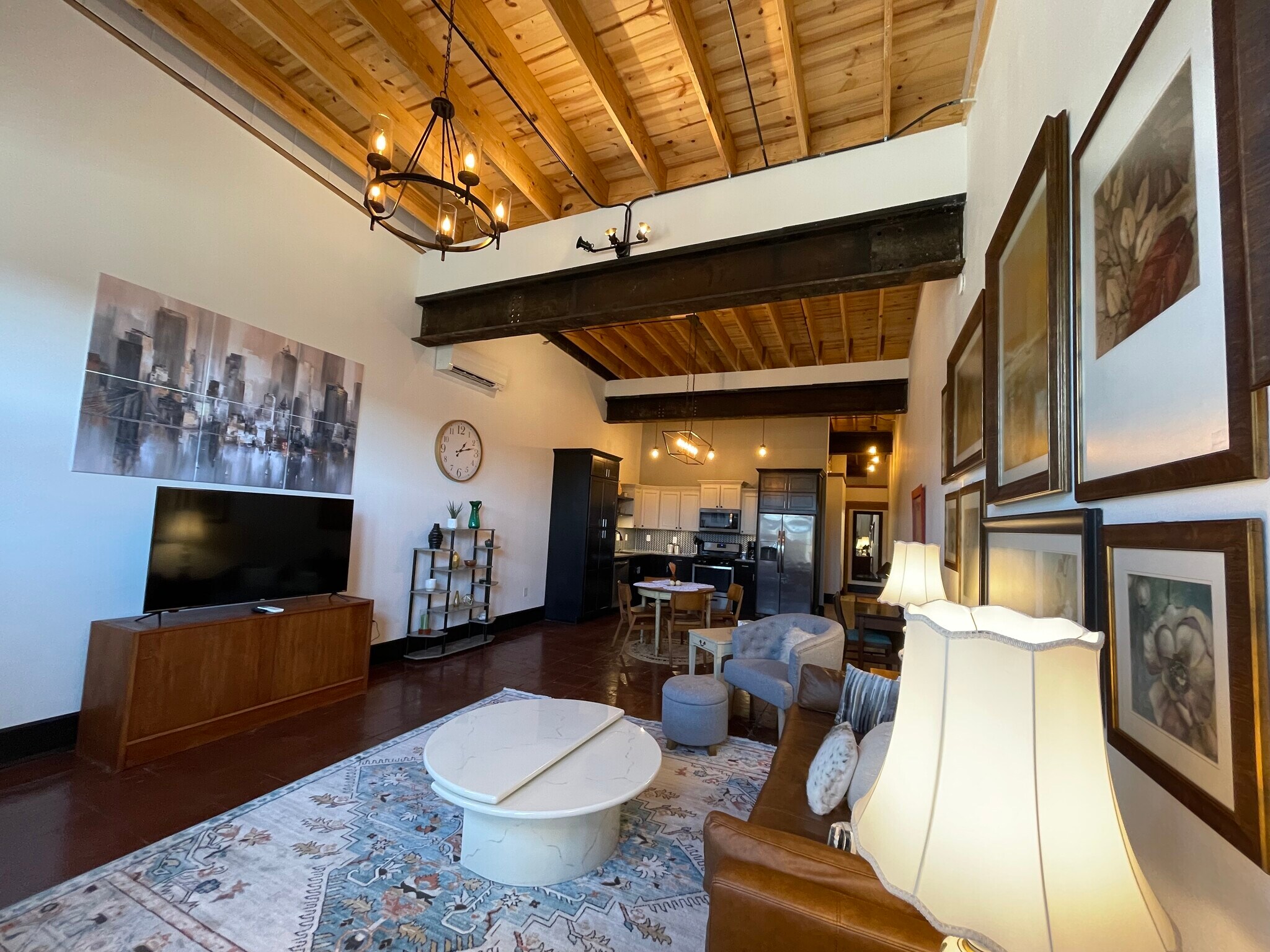 Building Photo - 719 S. Baker St.