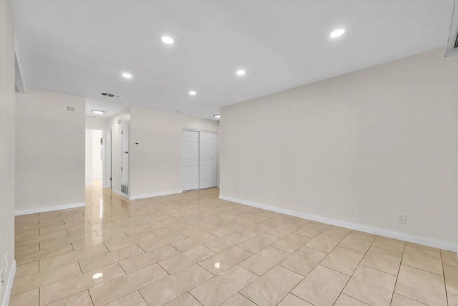 Building Photo - 1250 S Brookhurst St