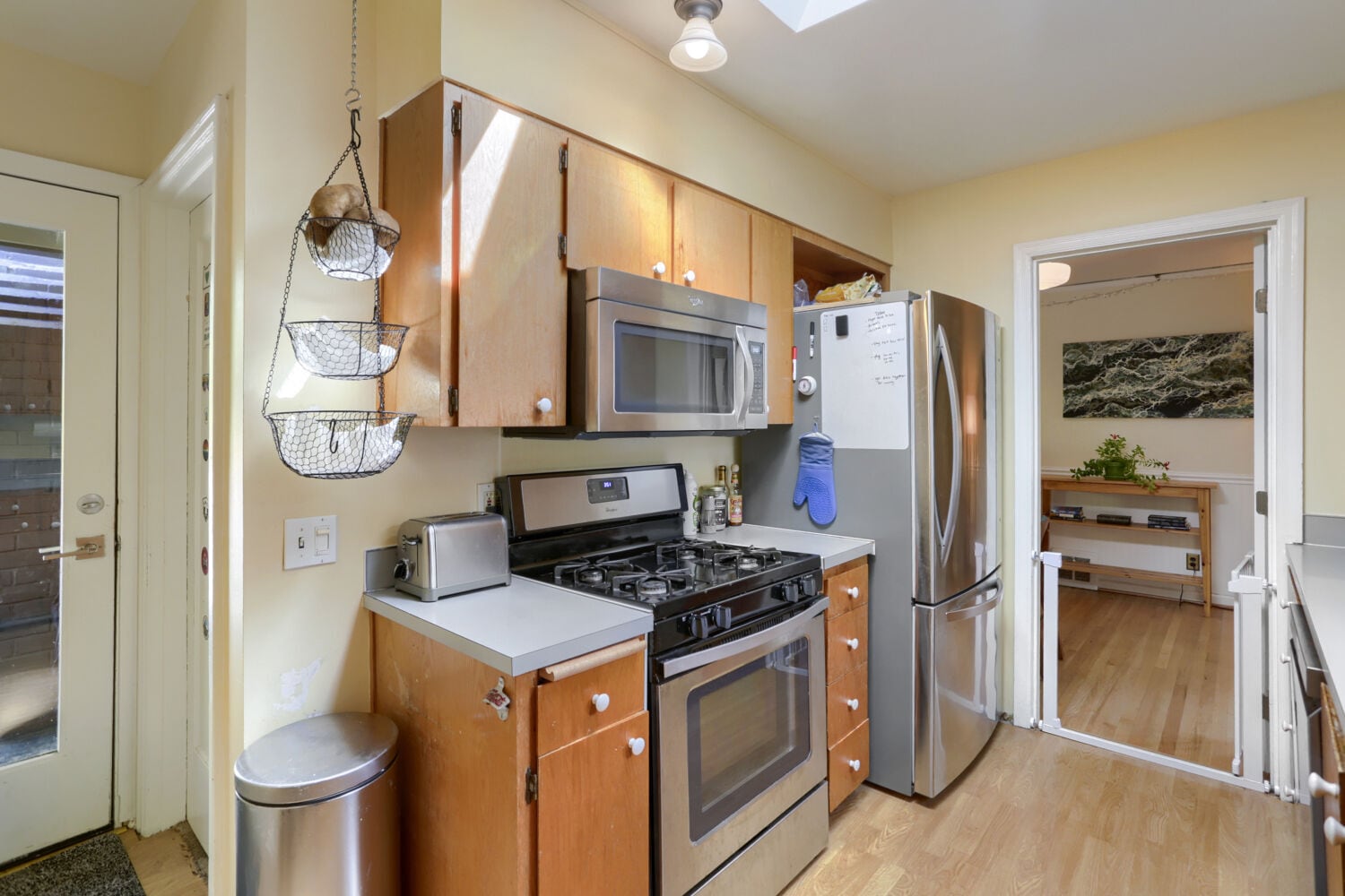 Building Photo - 3041 SW Flower Ter