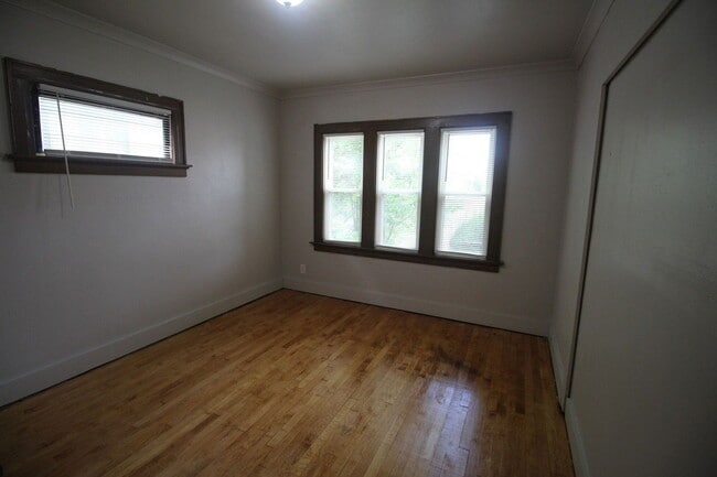 Building Photo - 3215 W Auer Ave