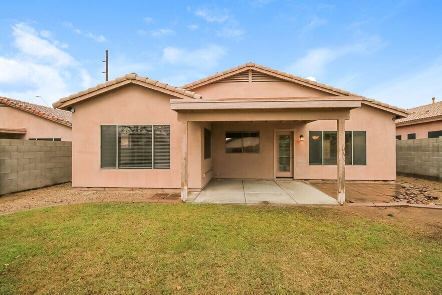 Building Photo - 6629 W Range Mule Dr