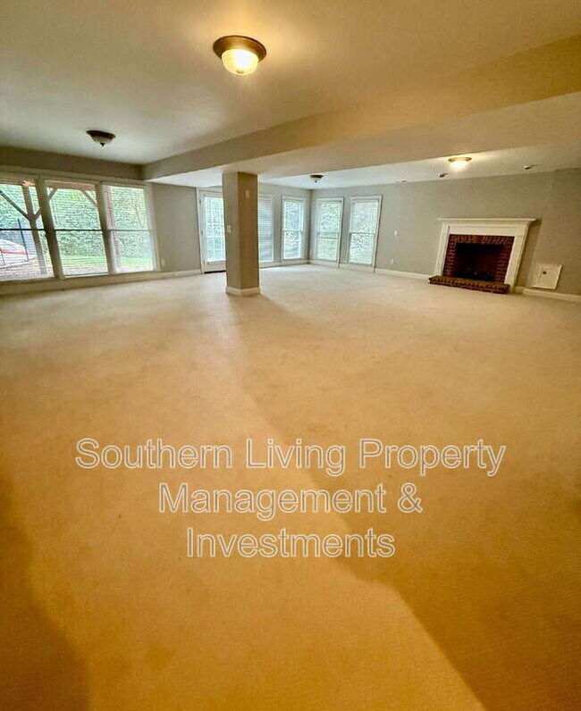 Building Photo - 1806 Asbury Hall Ct