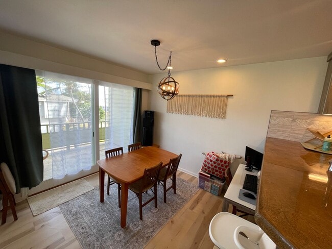 Building Photo - Two Bedroom + Loft/Two Bathroom Napili Tow...
